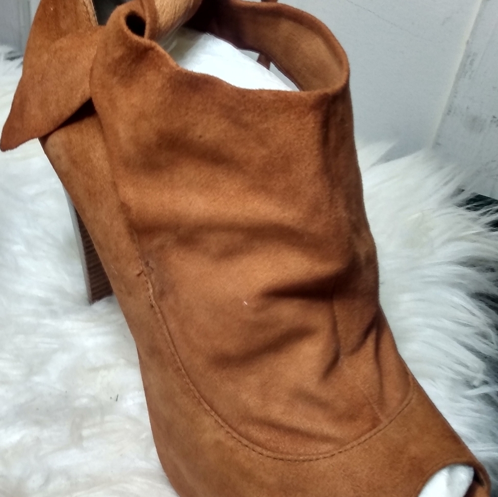 Heels - Picture 12 of 12